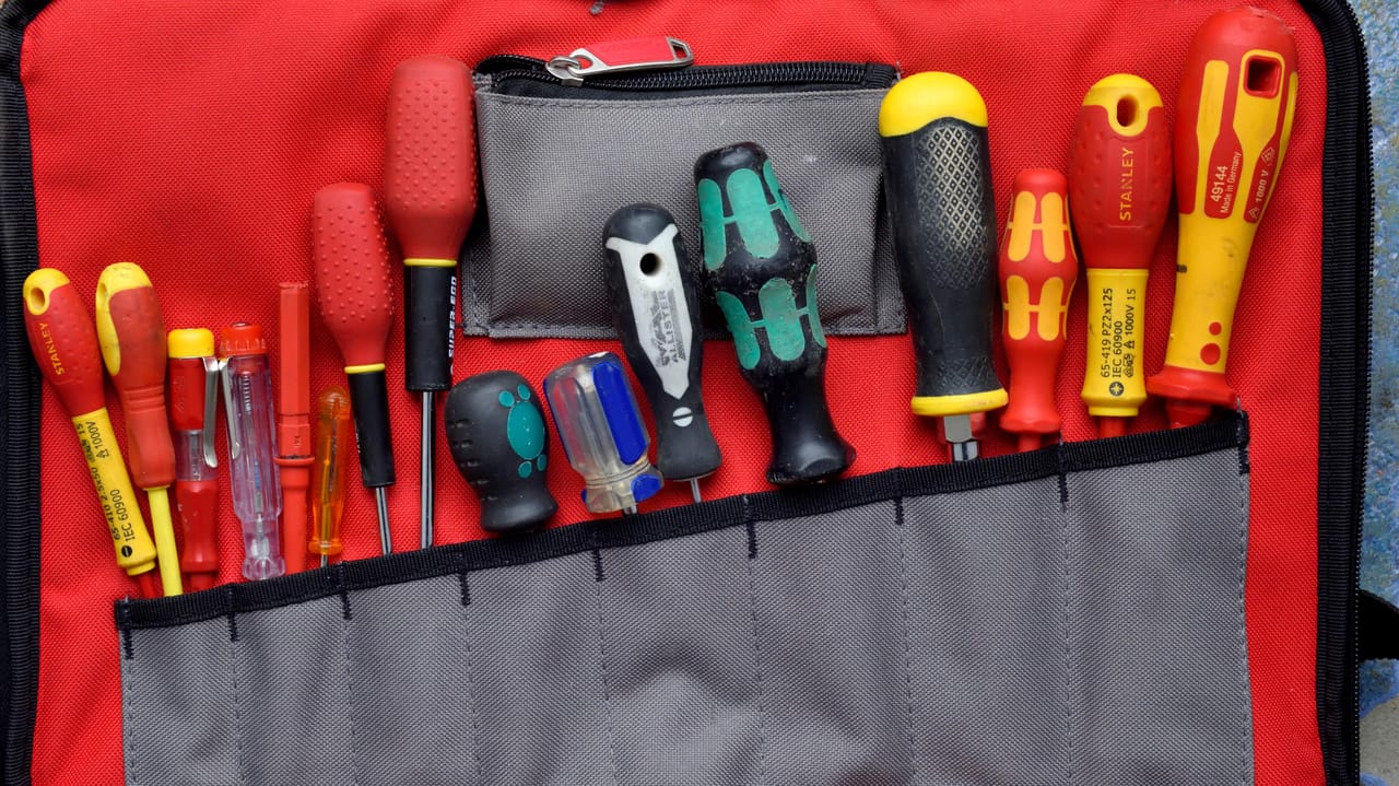 Workman’s screwdriver toolkit